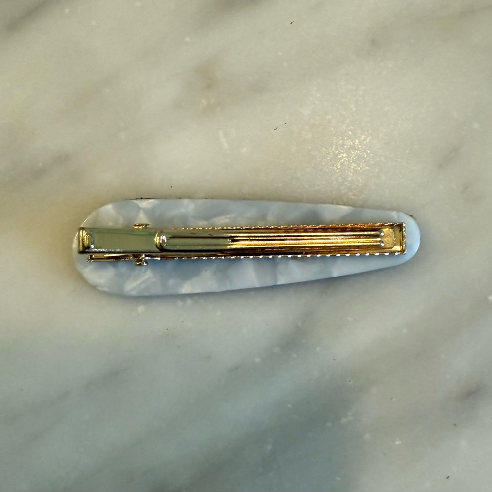 GG Barrette - Picture 3 of 5